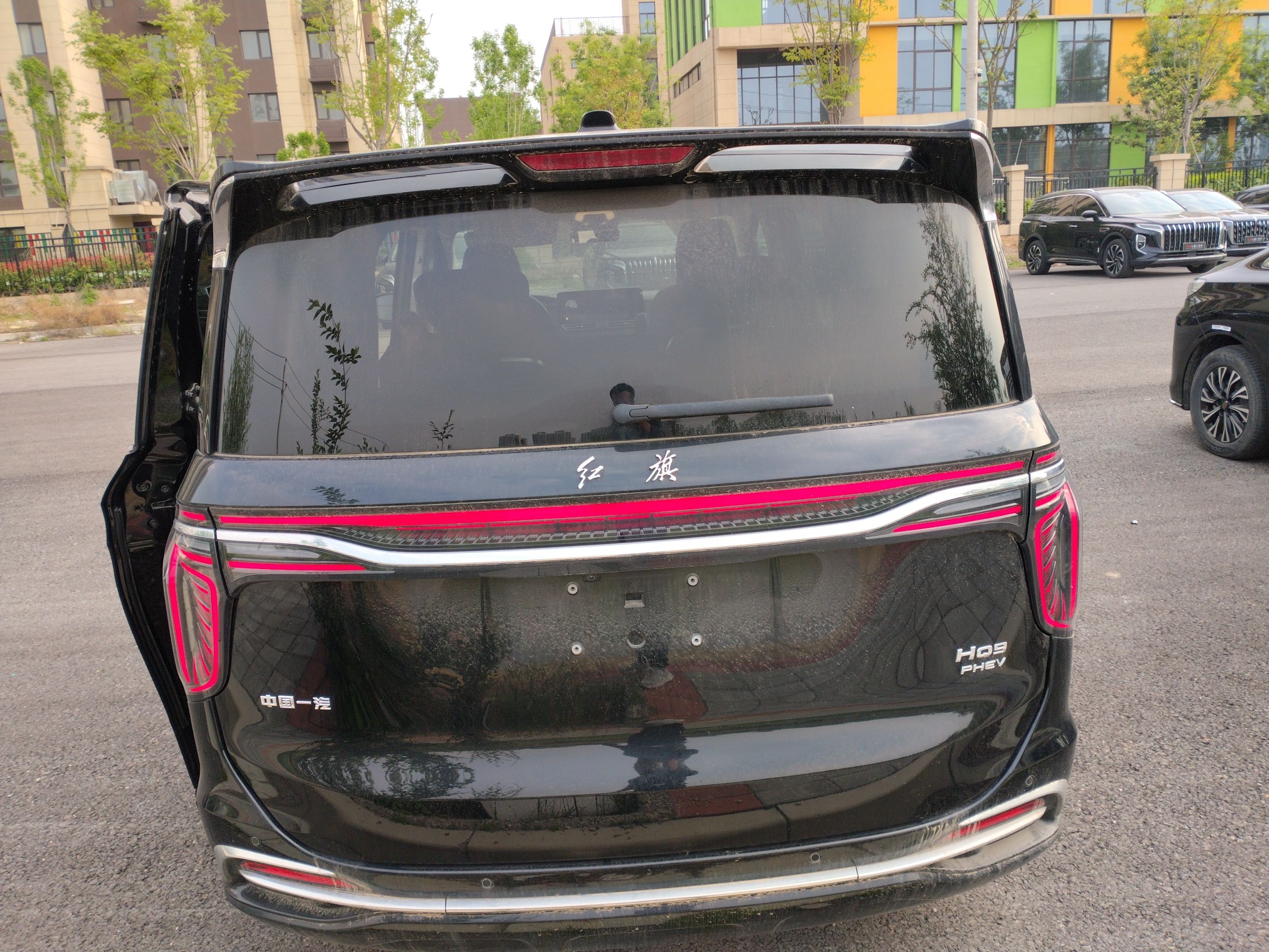 Hongqi HQ9 PHEV 2024 2.0T Four-Wheel Drive Business Edition — снимка 5