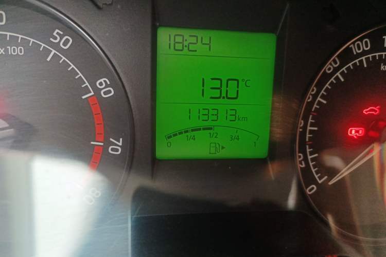 Used Skoda Rapid 2015 1.6L Manual Smart Selection Model Odometer Close Up