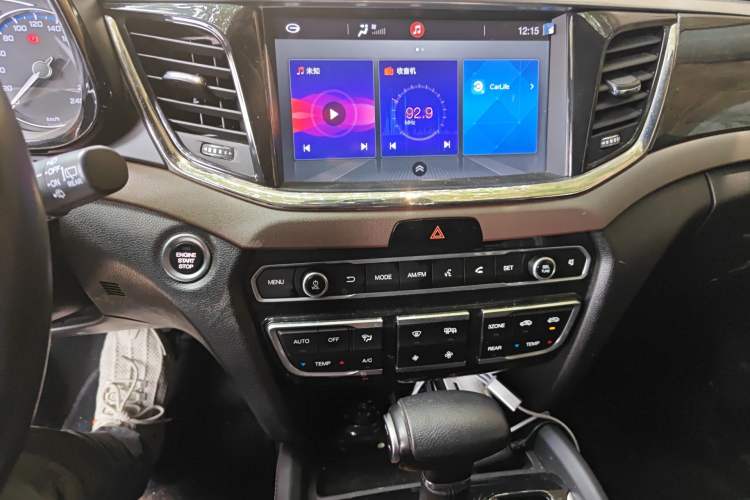 Used GAC Trumpchi GS8 2017 320T Two-Wheel Drive Luxury Edition (7 Seats) Audio And AC Panel