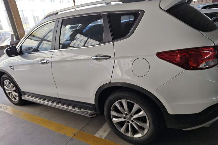 Used Dongfeng Aeolus AX7 2015 2.0L Automatic Zhiyi Trim