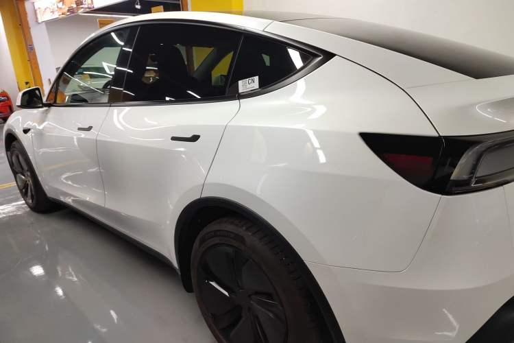 Used Tesla Model Y 2025 Long-Range All-Wheel-Drive Version