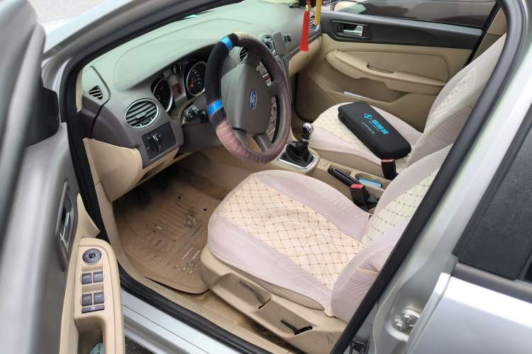 Used Ford Focus 2011 Sedan 1.8L Manual Comfort Model