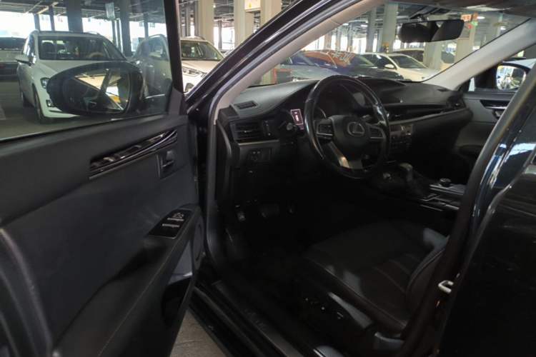 Used Lexus ES 2016 200 Midnight Special Limited Edition
