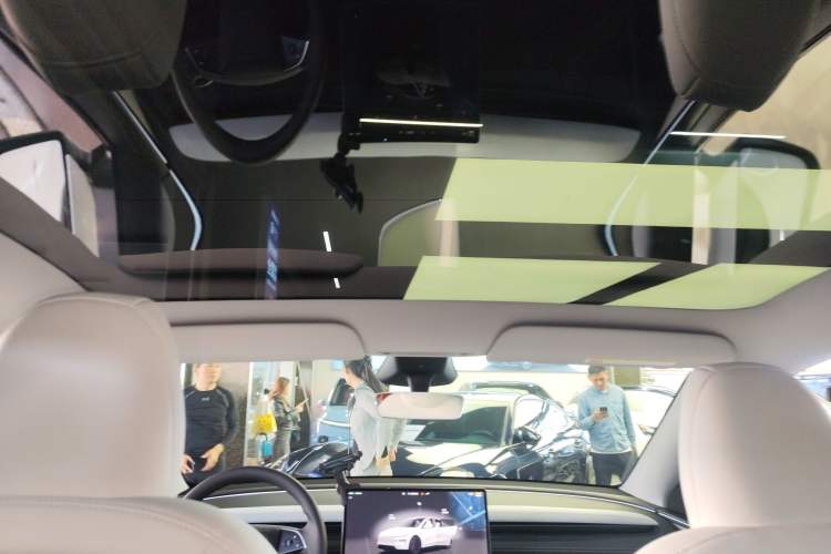 Used Tesla Model Y 2025 Rear-Wheel-Drive Version