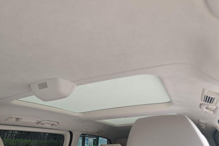 Used Mercedes-Benz V-Class 2022 V 260 L Long-wheelbase Luxury Edition Headliner