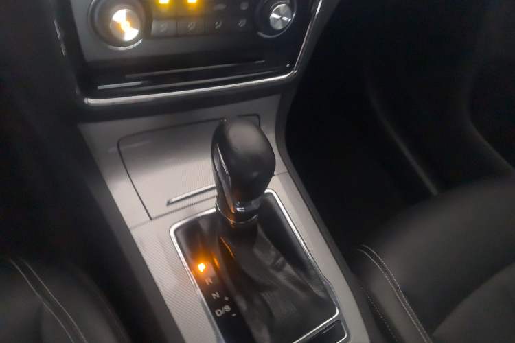 Used Roewe RX5 2016 20T Two-Wheel Drive Automatic Flagship Edition