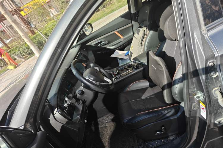 Used CHANGAN OSHAN X7 PLUS 2022 1.5T Blue Whale Edition Automatic Geeker Navigation Model
