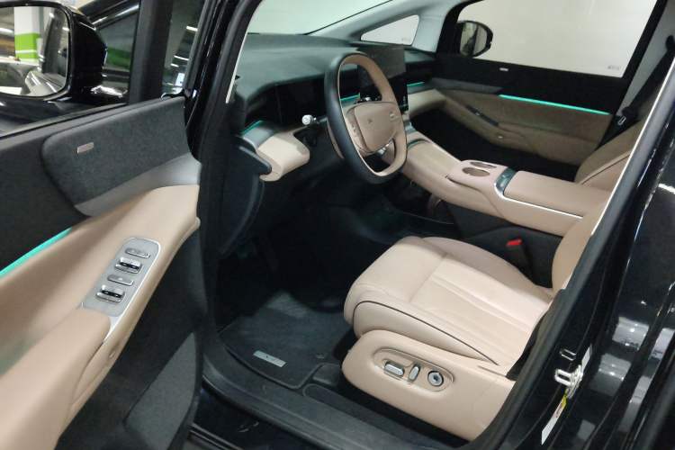 Used XPeng X9 2024 640 All-Wheel Drive High-Performance Max