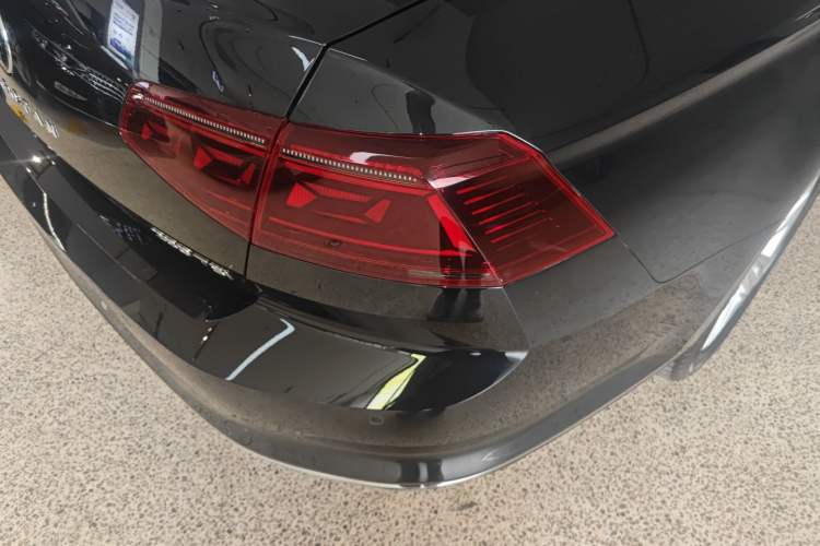 Used Volkswagen Magotan 2023 2 Million Units Limited-Edition 280TSI DSG Comfort Version Exterior 1