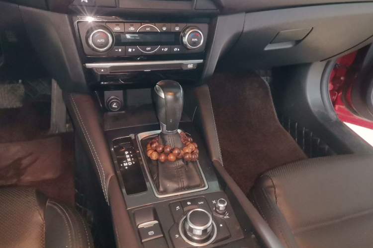 Used Mazda Atenza 2017 2.0L Blue Sky Luxury Edition