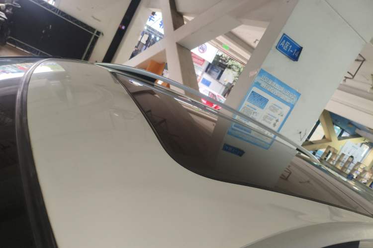 Used Haval H8 2017 2.0T Gasoline Two-Wheel Drive Smart Edition Roof