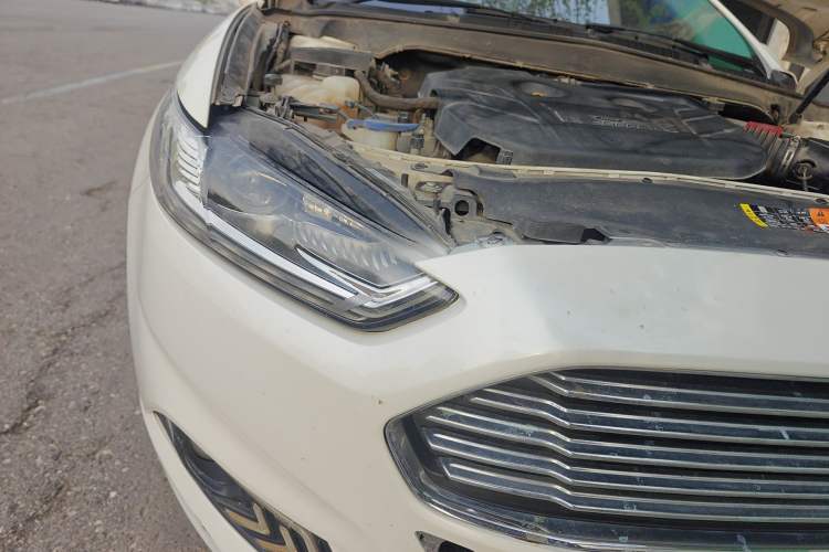 Used Ford Mondeo 2013 2.0L GTDi 200 Luxury Model Right Front Headlight