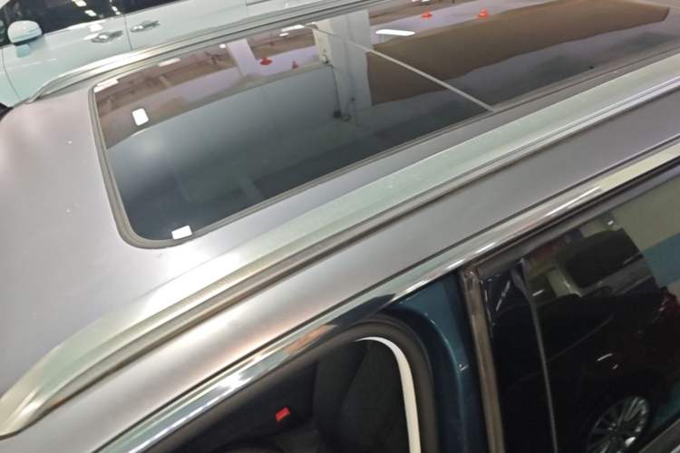 Used Peugeot 5008 2017 380THP 7-Seater Elite Edition Roof