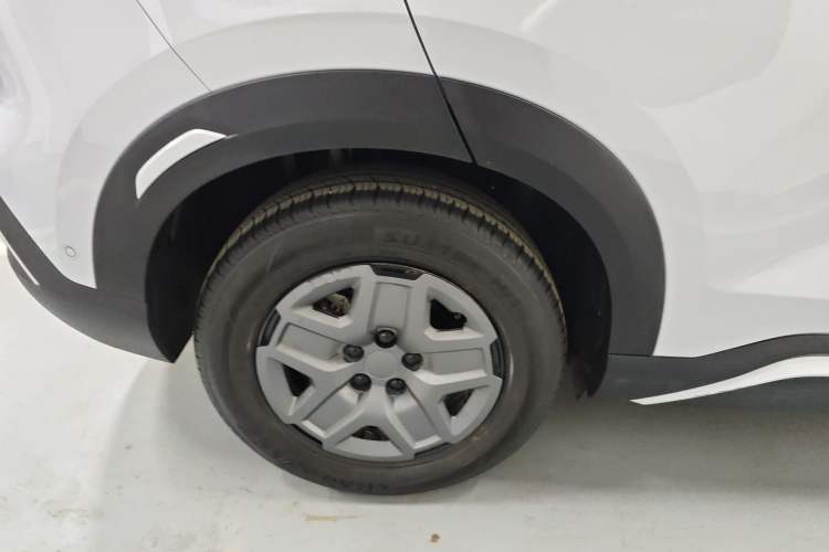 Used BYD Yuan UP 2025 Intelligent Driving Version 401 KM Dynamic Edition Exterior 5