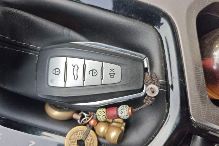 Used Geely Auto Emgrand 2022 4th Generation 1.5L CVT Flagship Model Vehicle Key