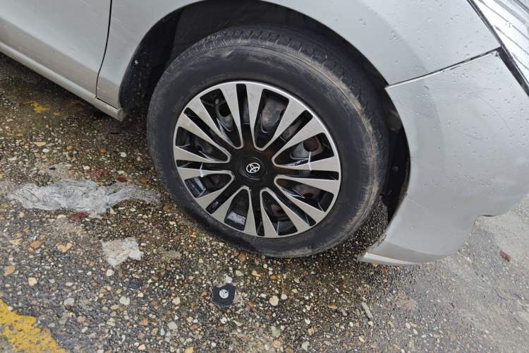 Used BYD M6 2010 2.0L Manual Comfort Edition Right Front Wheel Hub