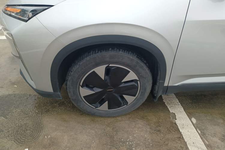 Used Dongfeng Aeolus L7 New Energy 2024 205 Pro Left Front Wheel Hub