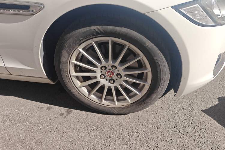 Used Jaguar XF 2016 XF 2.0T Two-Wheel-Drive Luxury Edition