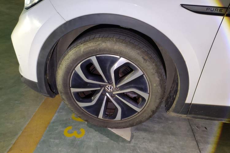 Used Volkswagen ID.4 X 2023 Pure Smart Edition Left Front Wheel Hub