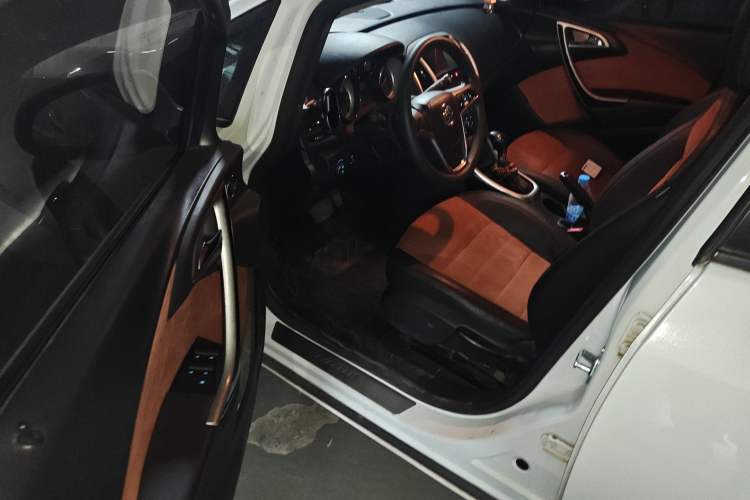 Used Buick GT 2014 XT 1.6T Automatic Fashion Sport Edition
