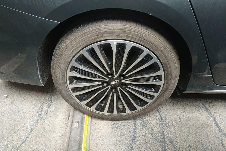 Used Chery Fengyun A8L 2025 1.5 TGDI 145 km Luxury Version