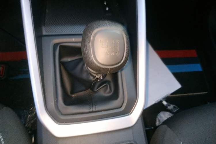 Used Wuling Alvez 2022 1.5L Manual Free-Style Model
