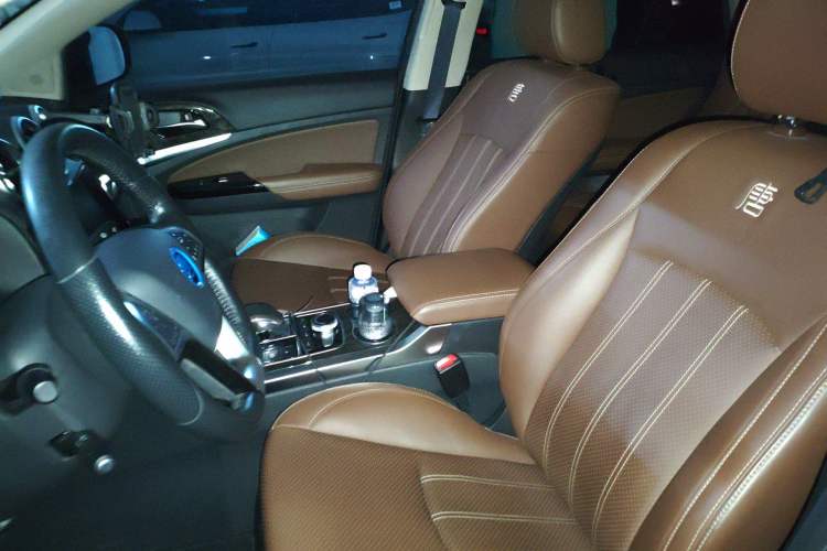 Used BYD Tang New Energy 2017 2.0T All-Wheel Drive Haoya Model 7 Seats Left Front Seat