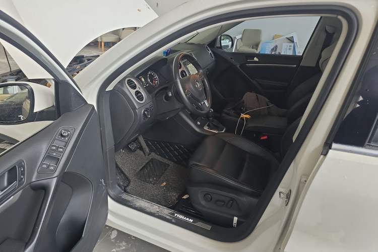 Used Volkswagen Tiguan 2016 300TSI Automatic Two-Wheel Drive Luxury Edition Driver Seat