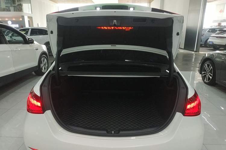 Used Mercedes-Benz C-Class 2023 Second Facelift C 260 L Sport Edition Trunk