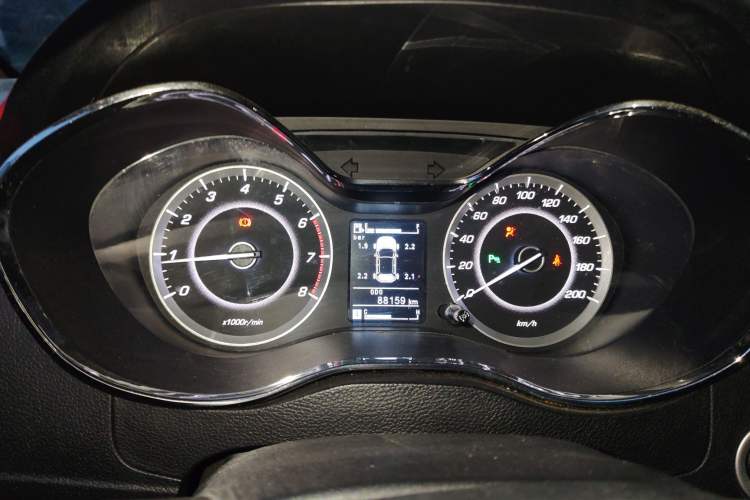 Used Baojun 560 2015 1.8L manual luxury version