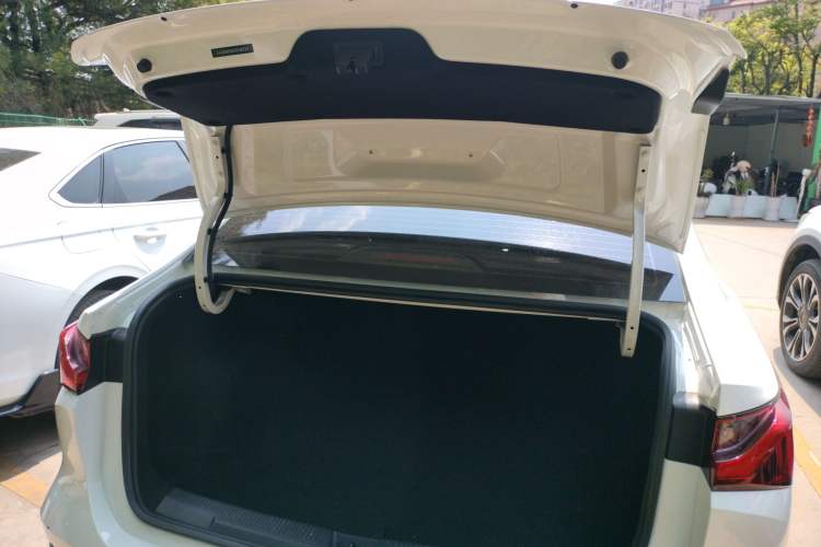 Used Roewe i5 2023 1.5L CVT Luxury Edition