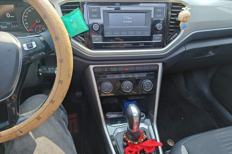 Used Volkswagen T-ROC 2018 280TSI DSG Two-Wheel Drive Advanced Version China V Emission Standard
