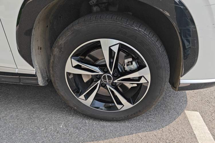 Used Roewe D5X DMH 2024 135 Luxury Edition Right Front Wheel Hub