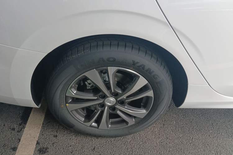 Used CHANGAN Eado 2025 PLUS 1.4T Dual-Clutch High-Energy Version Right Rear Wheel Hub