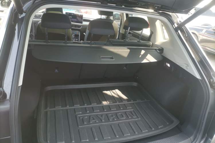 Used Volkswagen Tayron 2023 280TSI Two-Wheel-Drive Luxury Plus Advanced Version Trunk