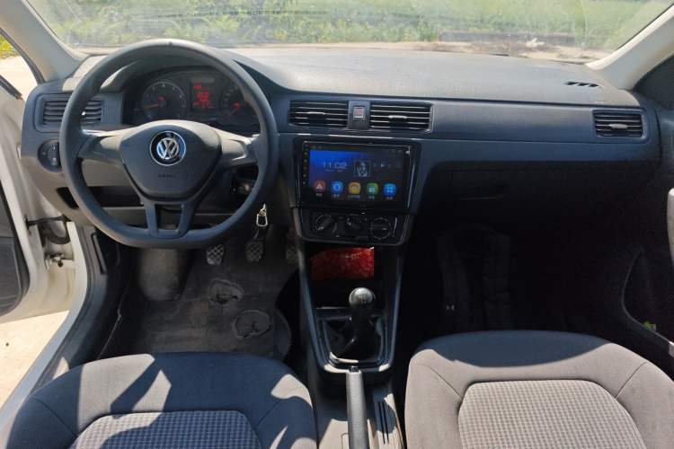 Used Volkswagen Santana 2019 1.5L Manual Fashion Edition China VI Standard Center Console