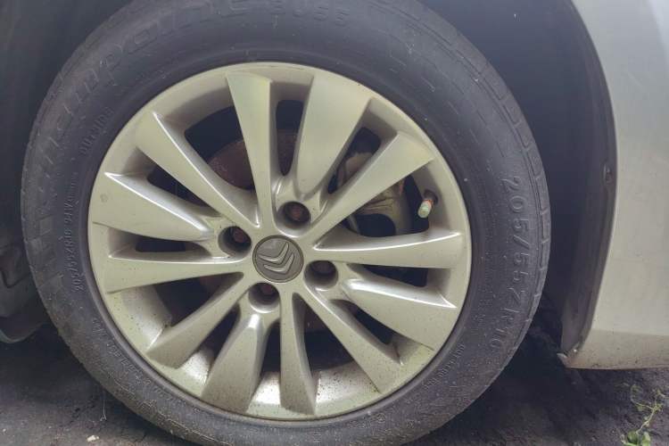 Used Citroen C-Quatre 2012 Sedan 1.6L Manual Prestige Model Right Front Wheel Hub