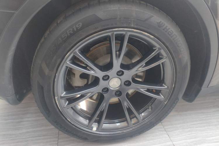 Used Tesla Model Y 2023 Rear-Wheel-Drive Version Exterior 5