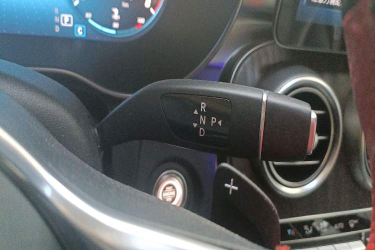 Used Mercedes-Benz GLC 2020 Facelift GLC 300 L 4MATIC Dynamic Edition Gear Lever