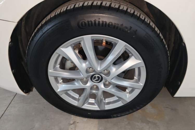 Used Mazda 3 Axela 2017 Hatchback 1.5L Automatic Comfort Model Emission Standard China V
