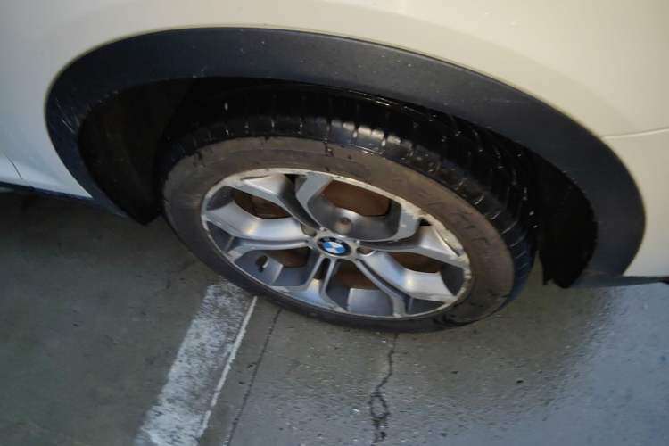 Used BMW X4 2014 xDrive20i X Design Package Right Front Wheel Hub