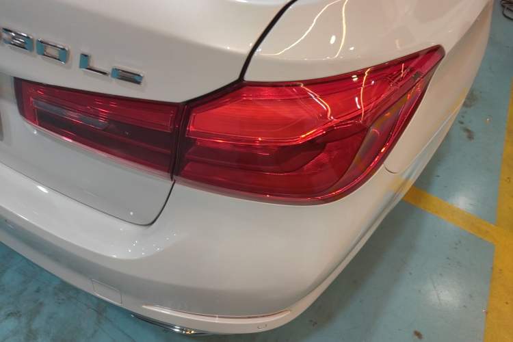 Used BMW 5 Series New Energy 2019 530Le Luxury Package Exterior 3