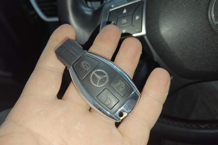 Used Mercedes-Benz M-Class 2014 ML 320 4MATIC