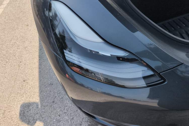 Used Tesla Model Y 2021 Long-Range All-Wheel-Drive Version 3D7