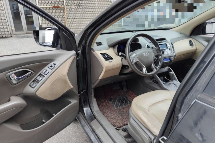 Used Hyundai ix35 2010 2.0L Automatic Two-Wheel Drive Elite Edition GLS Driver Seat