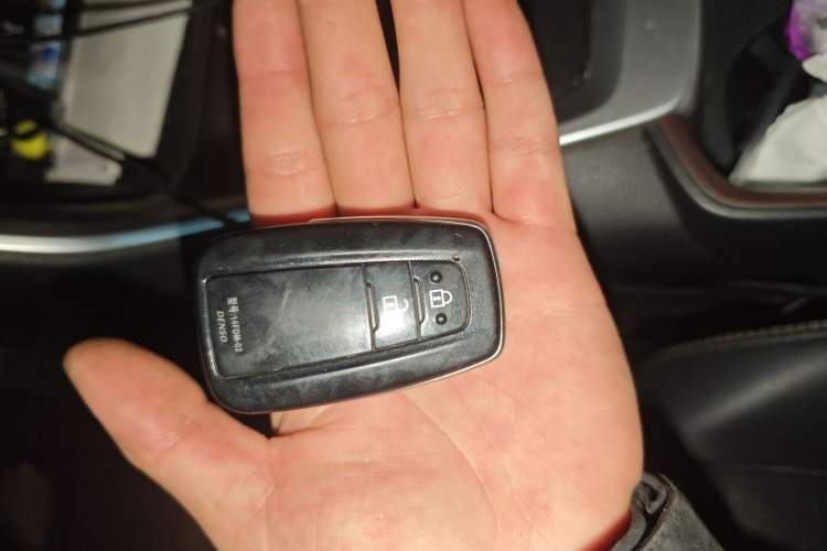 Used Toyota RAV4 2020 2.0L CVT Two-Wheel Drive Fashion PLUS Edition Vehicle Key