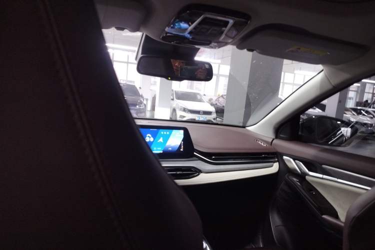 Used SOL QX 2021 300T DCT Prestige Smart Connectivity Version