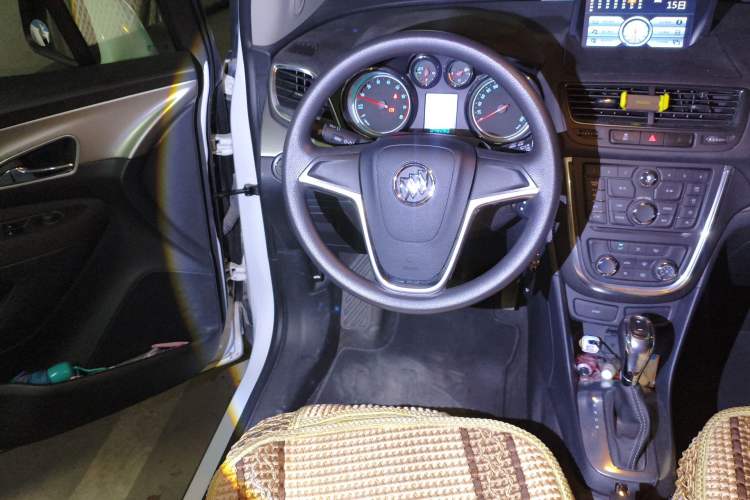 Used Buick Encore 2015 1.4T Automatic Two-Wheel Drive Urban Elite Version
