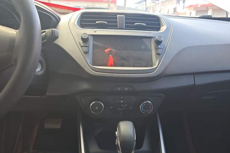 Used Ford Escort 2019 Revised 1.5L Automatic ZhiXiang Version (Tire Pressure Monitoring) China VI Standard Audio And AC Panel