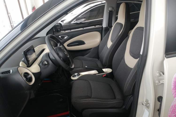 Used Wuling Bingo 2023 203km Light Edition Left Front Seat